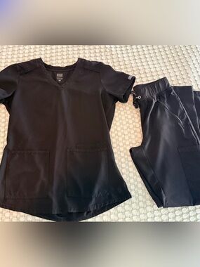 Med Couture Black Scrub Top and Pants Set